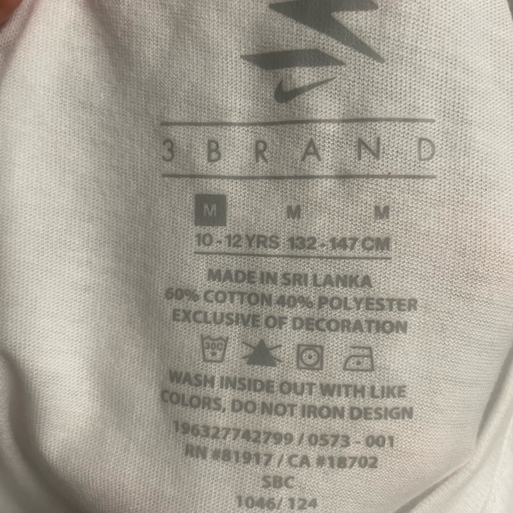 Nike Kids White and Orange Logo T-Shirt nwt $24 retail - Picture 5 of 5